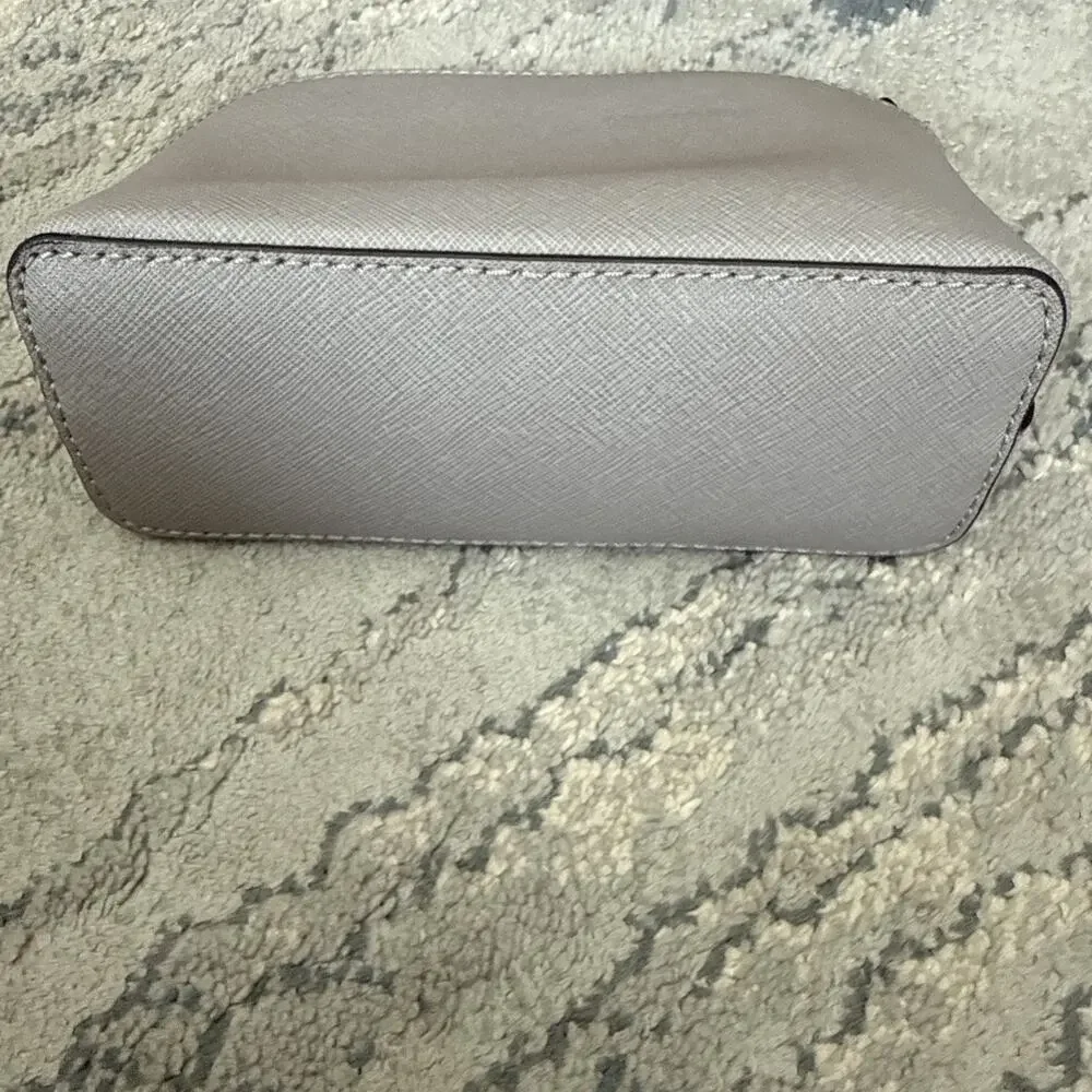 Michael Kors Cindy Travel Pouch Saffiano Leather Dome Cosmetic Bag Gray